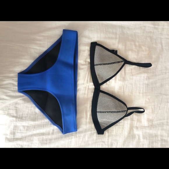 Triangl Bikini - Picture 1 of 2